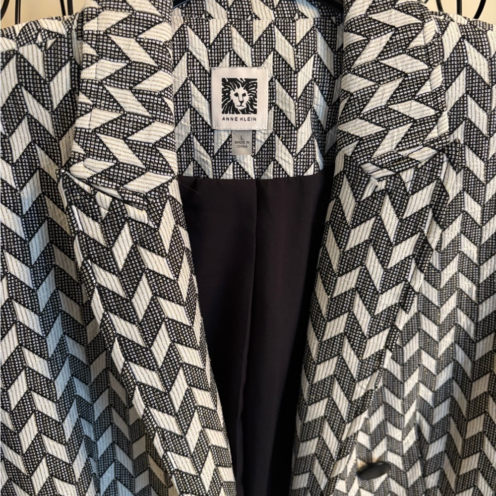Anne Klein Black and White Patterned Women's Blazer - Picture 2 of 3